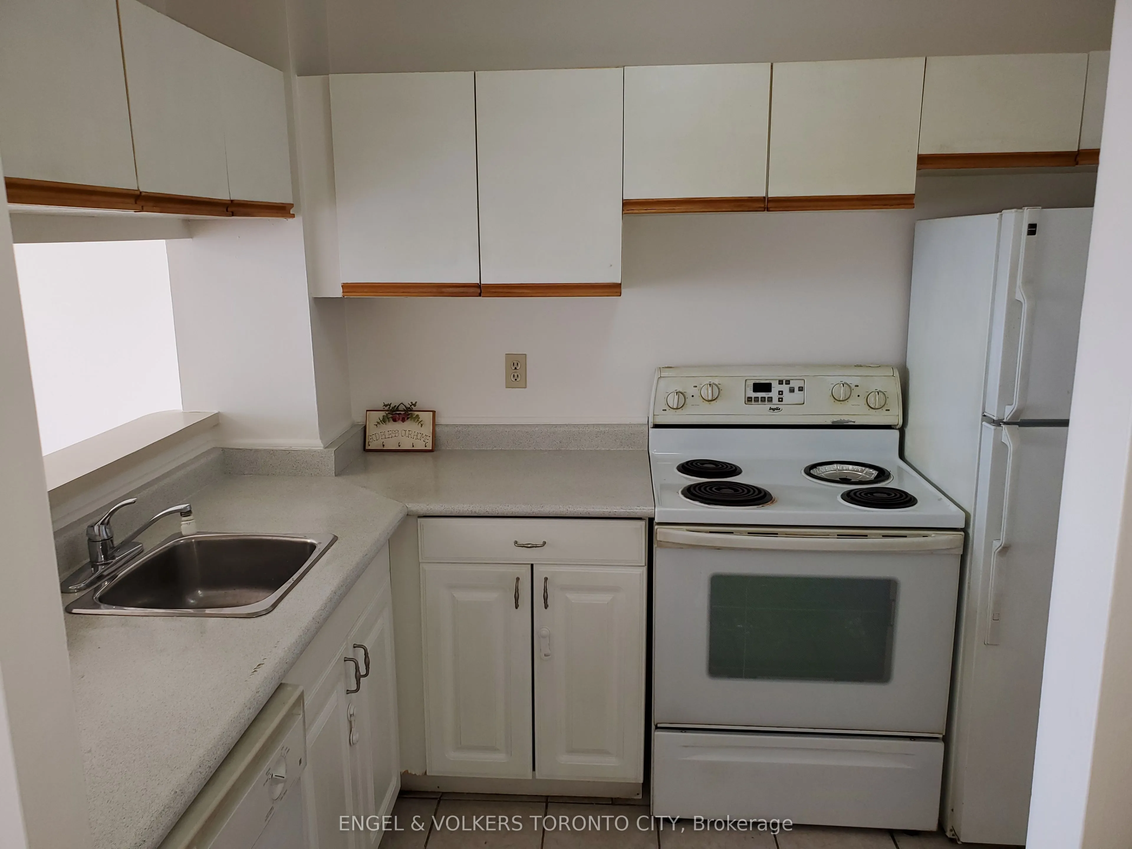 Property For Lease | E13247462