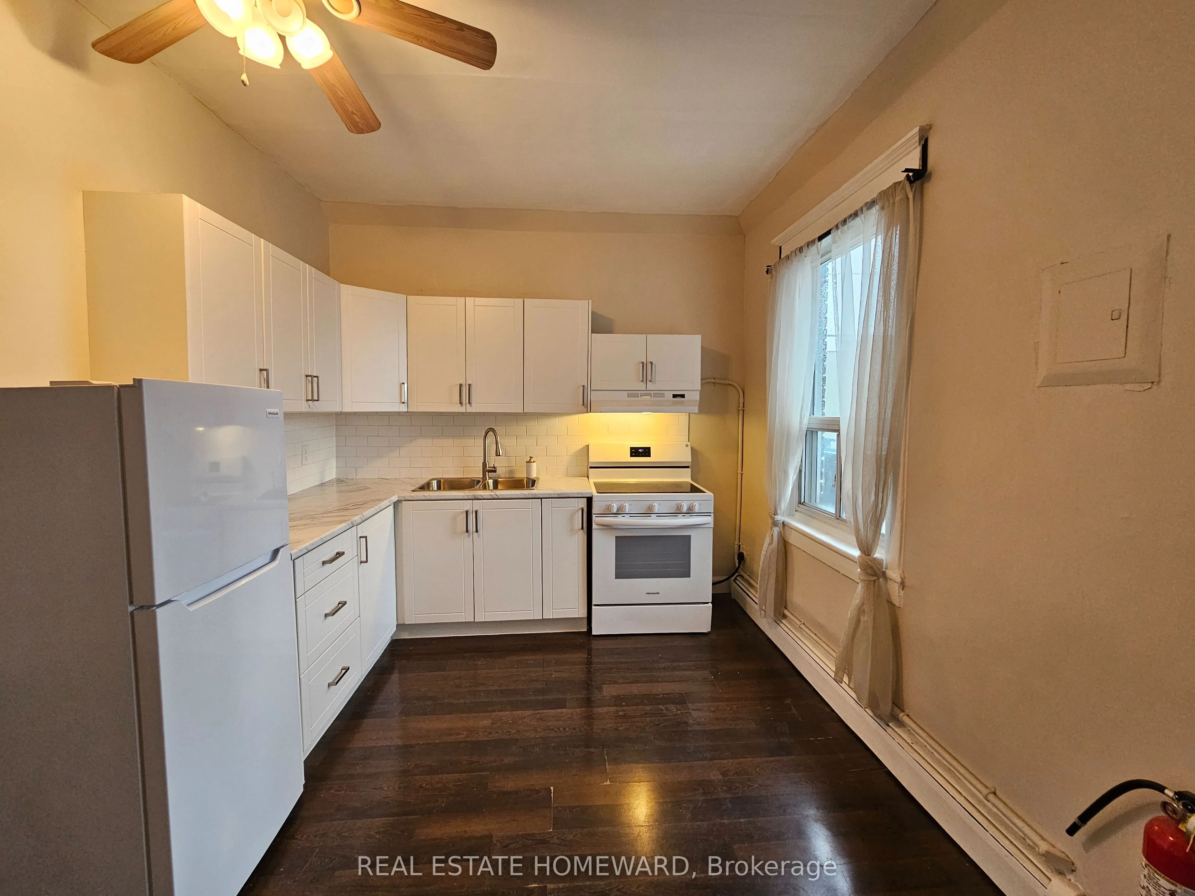 Property For Lease | E13247686