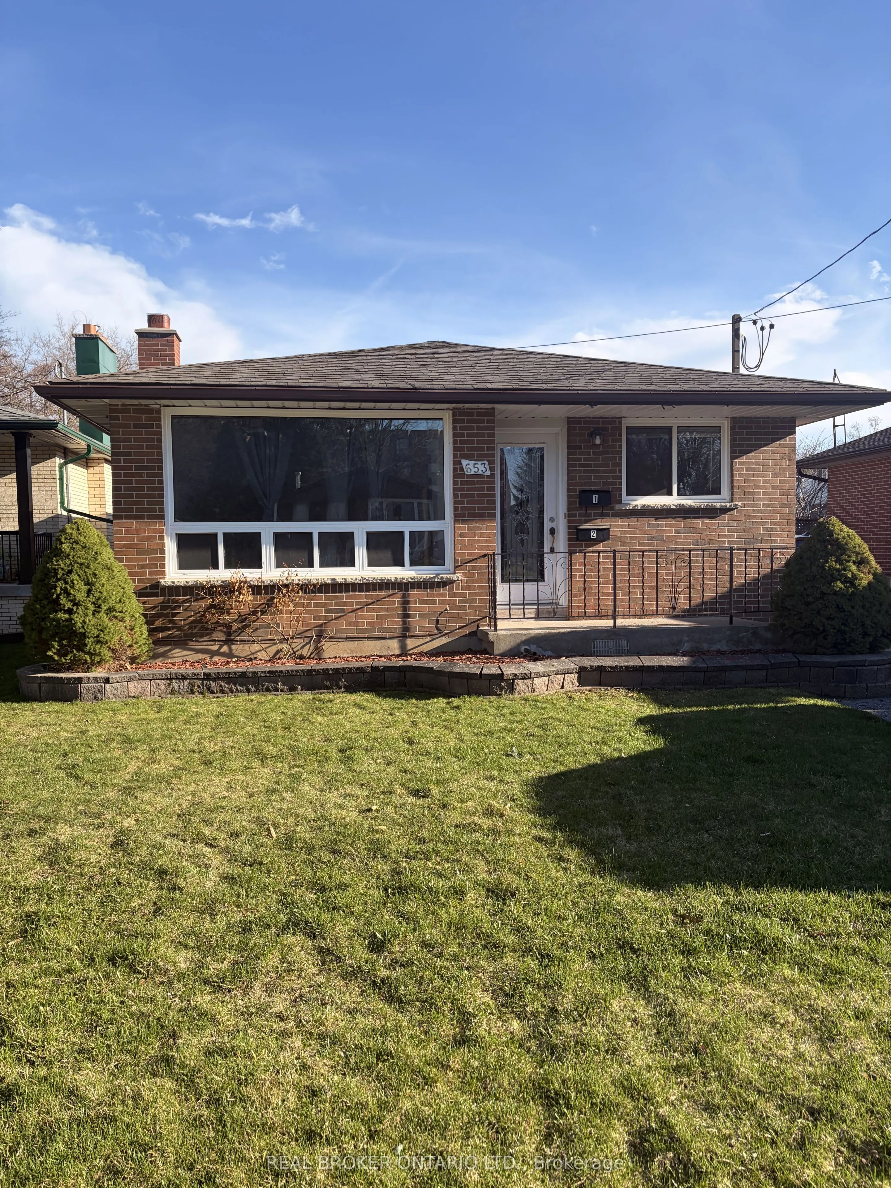 Detached Home For Lease | E13248810