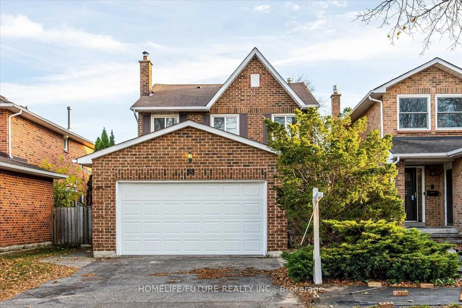 Detached Home For Lease | E13248960