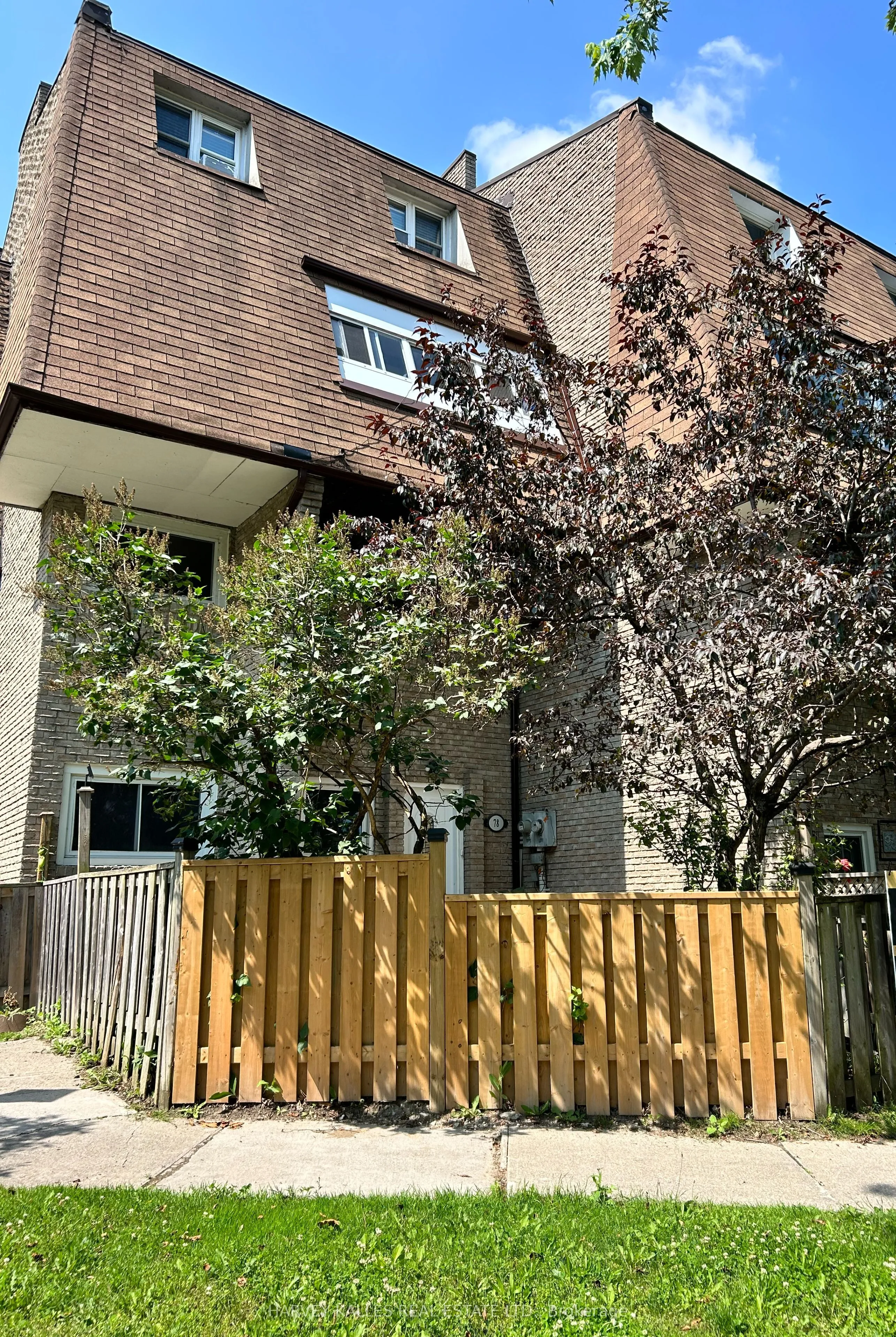 Property For Lease | E13250332