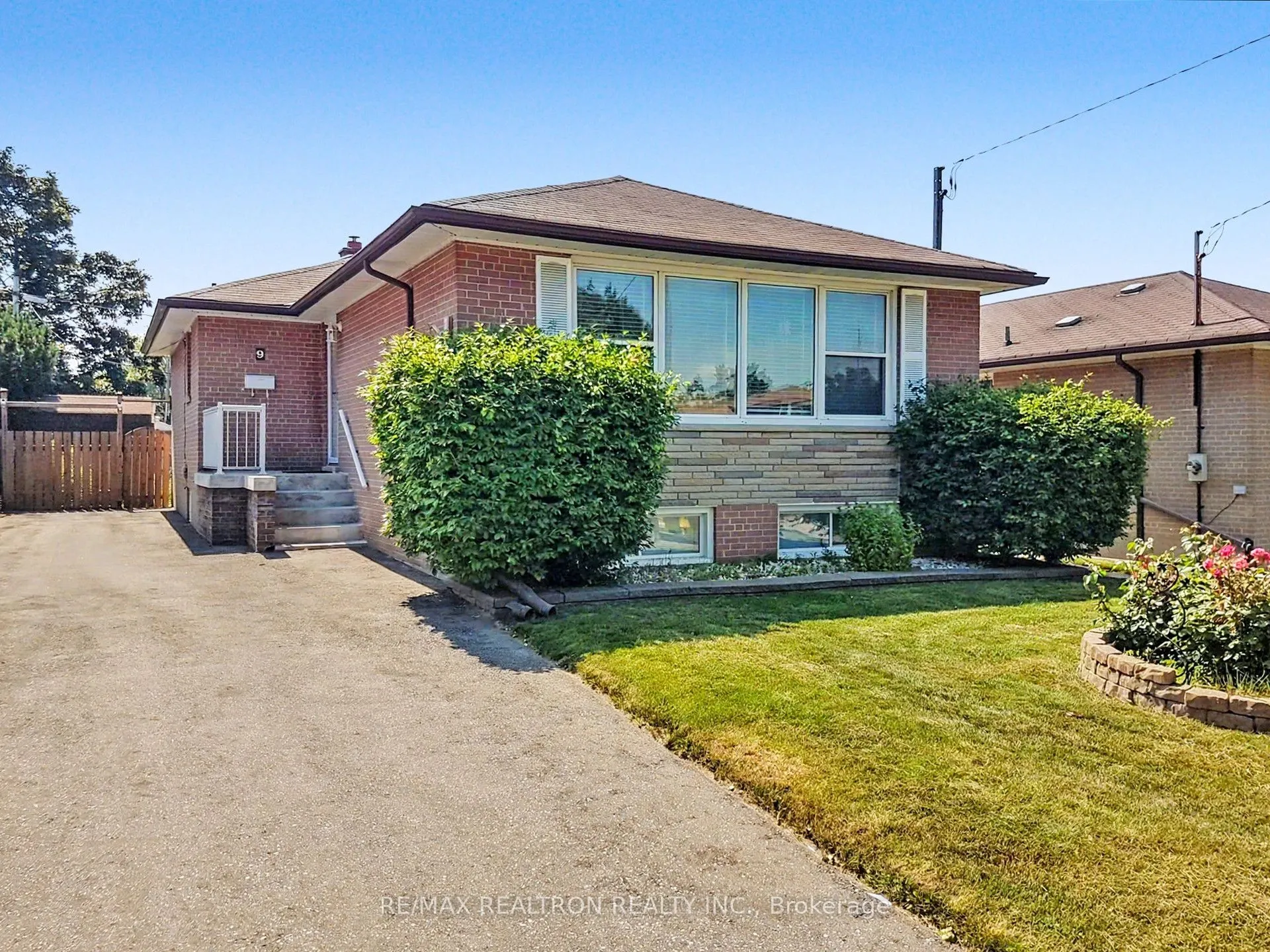 Detached Home For Lease | E13272560