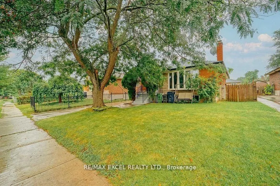 Detached Home For Lease | E13410636