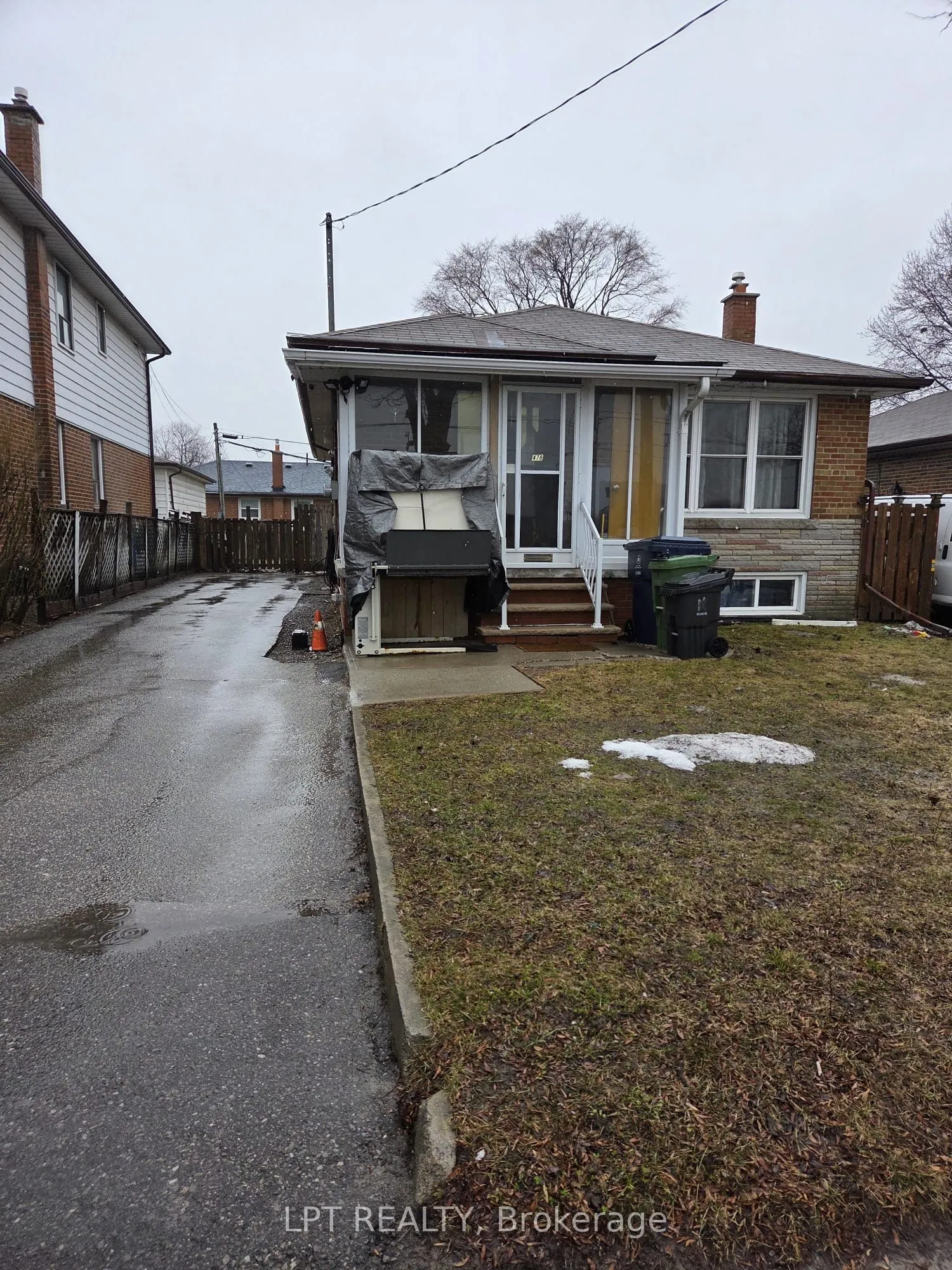 Detached Home For Lease | E13416916