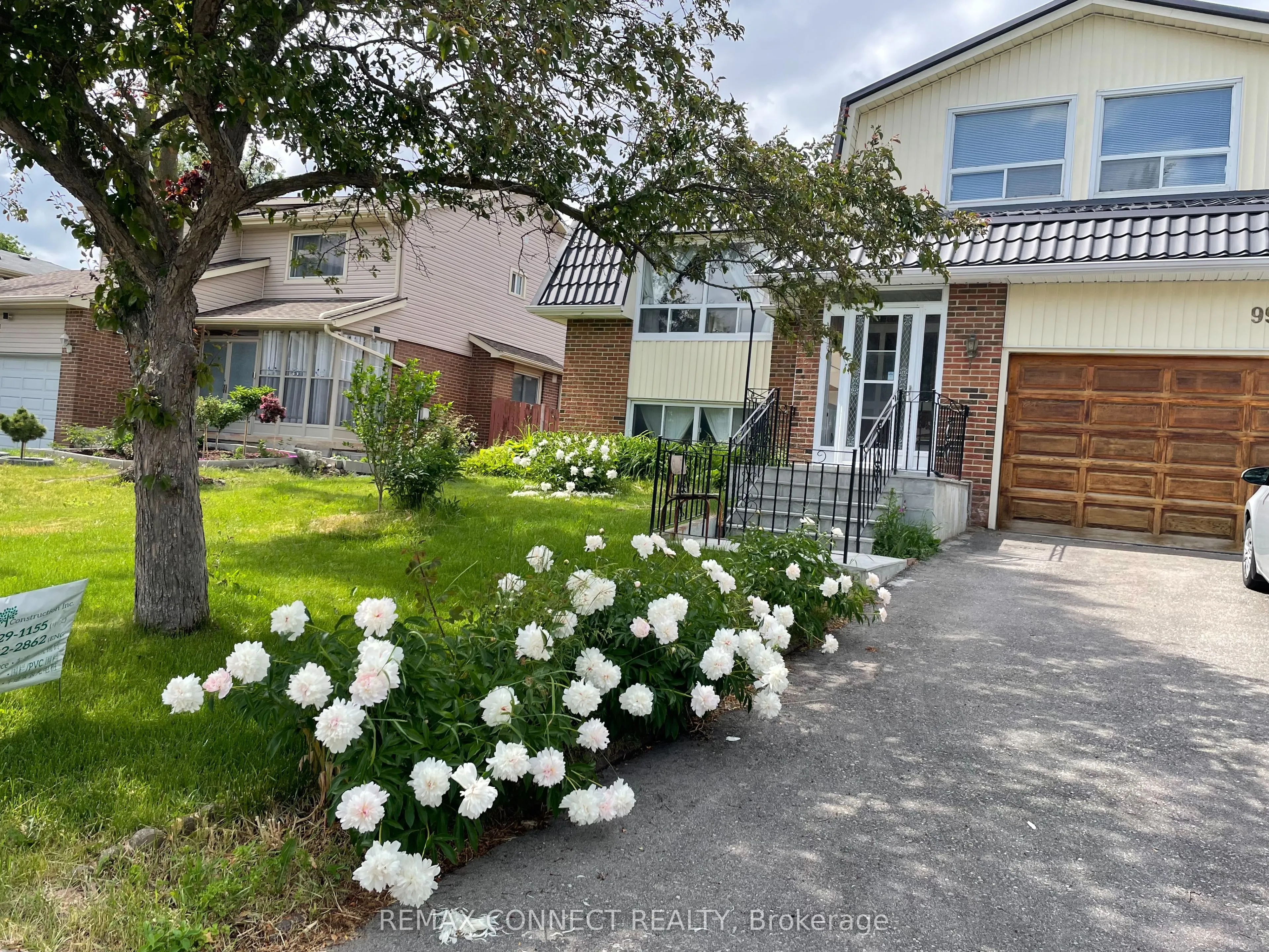 Detached Home For Lease | E13436934