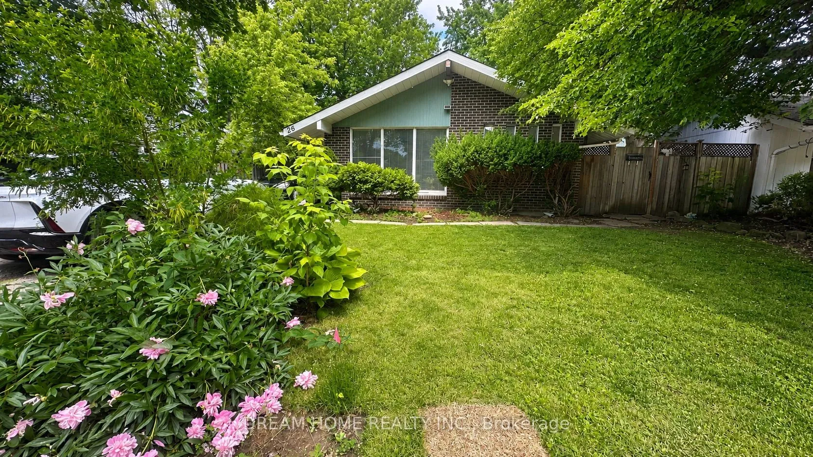 Detached Home For Lease | E13448976
