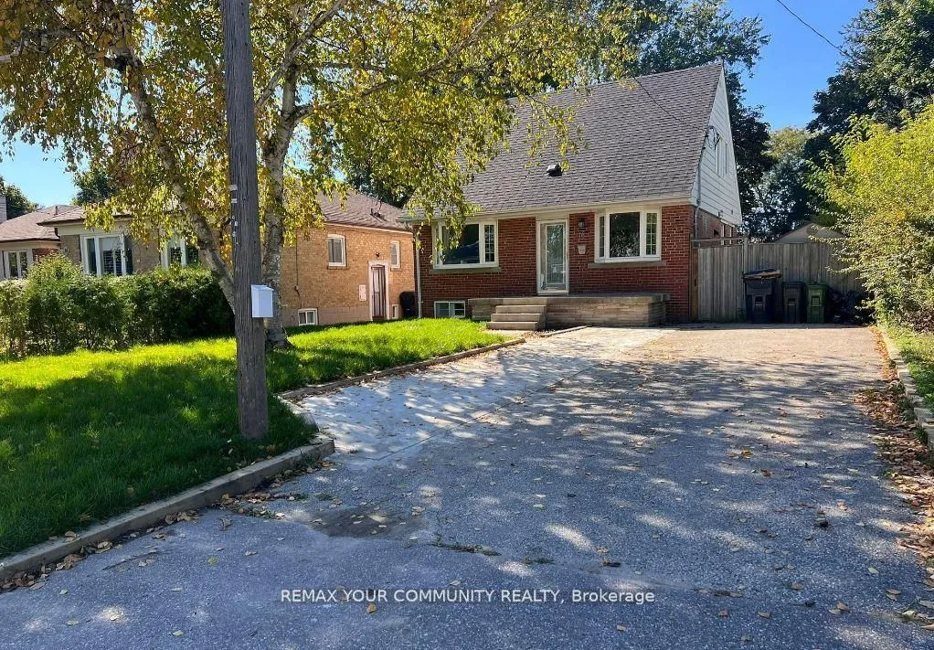 Detached Home For Lease | E13469230
