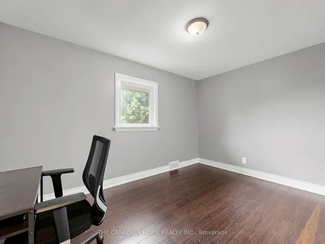 470 Cromwell Avenue, Oshawa, ON L1J 4V2