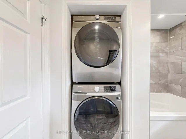 470 Cromwell Avenue, Oshawa, ON L1J 4V2