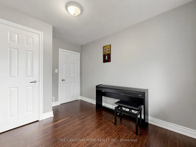 470 Cromwell Avenue, Oshawa, ON L1J 4V2