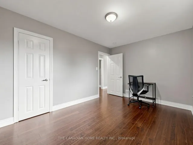 470 Cromwell Avenue, Oshawa, ON L1J 4V2