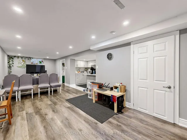 470 Cromwell Avenue, Oshawa, ON L1J 4V2