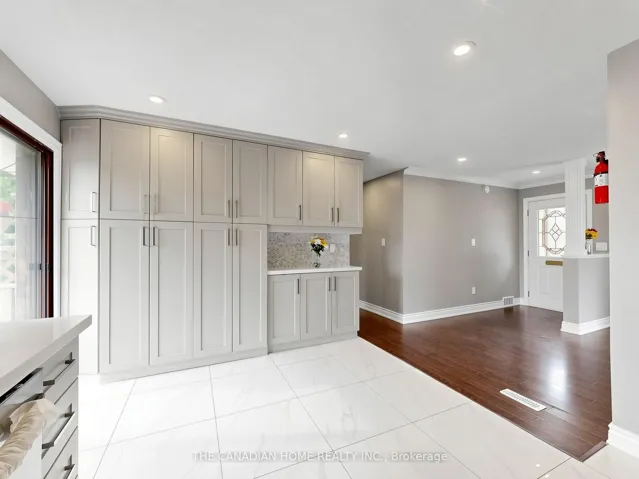 470 Cromwell Avenue, Oshawa, ON L1J 4V2
