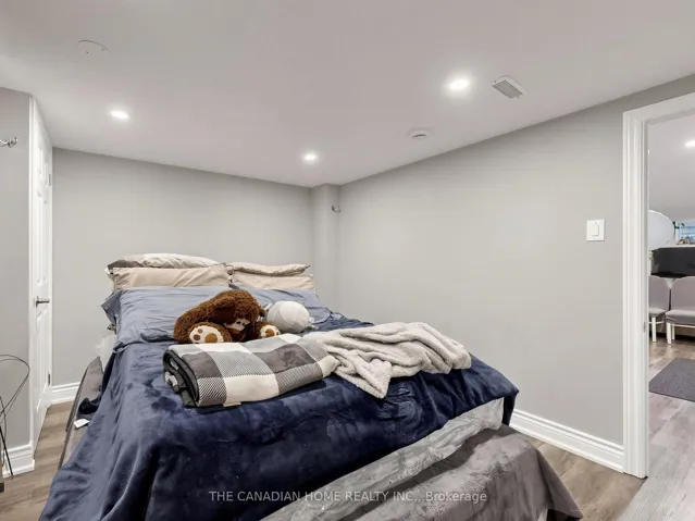470 Cromwell Avenue, Oshawa, ON L1J 4V2