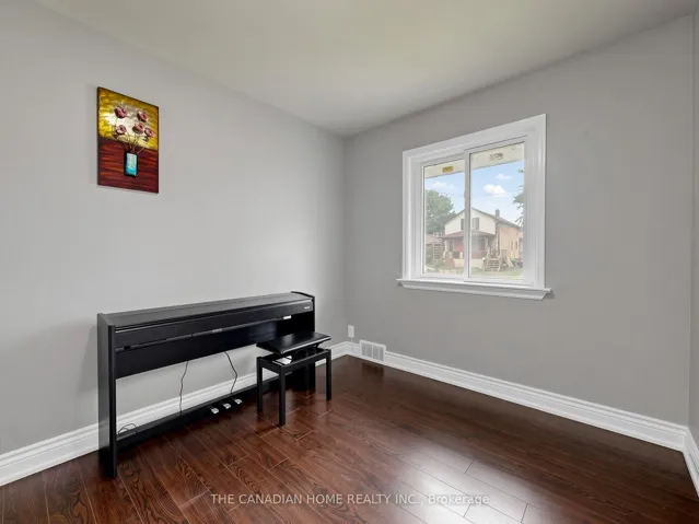 470 Cromwell Avenue, Oshawa, ON L1J 4V2