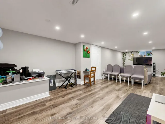 470 Cromwell Avenue, Oshawa, ON L1J 4V2
