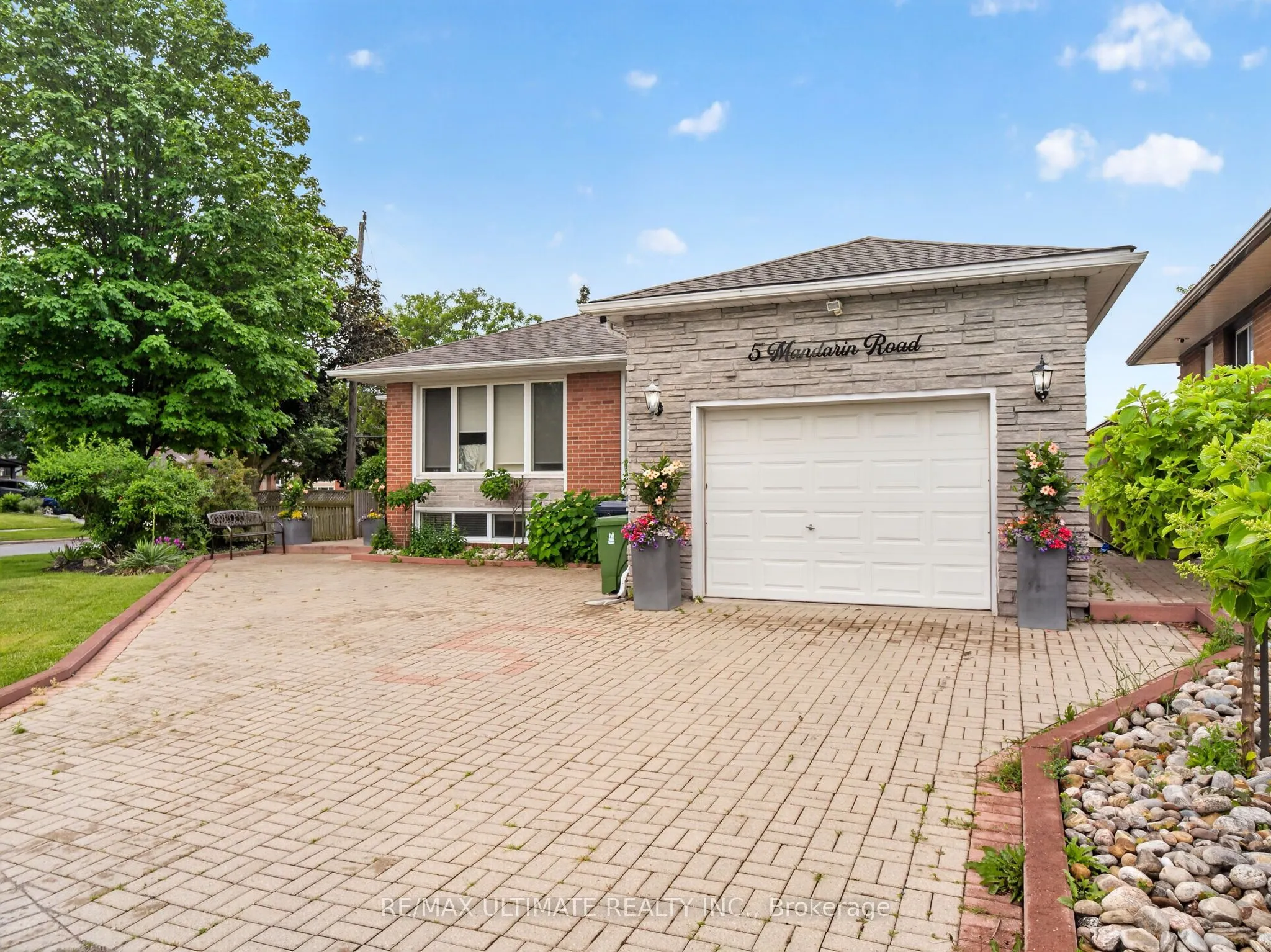 Detached Home For Lease | E13482732