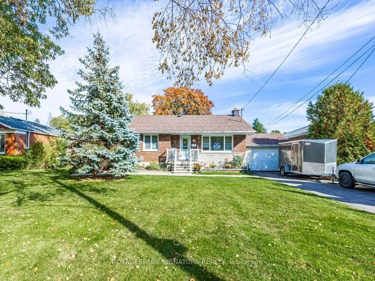 Detached Home For Lease | E13483306