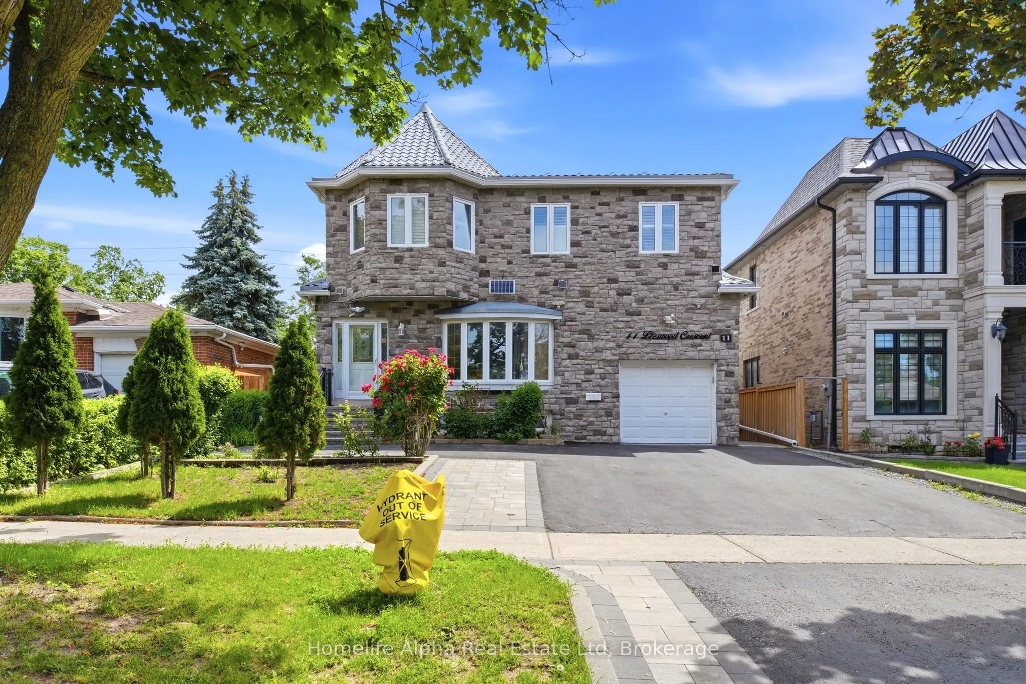 Detached Home For Lease | E13490334