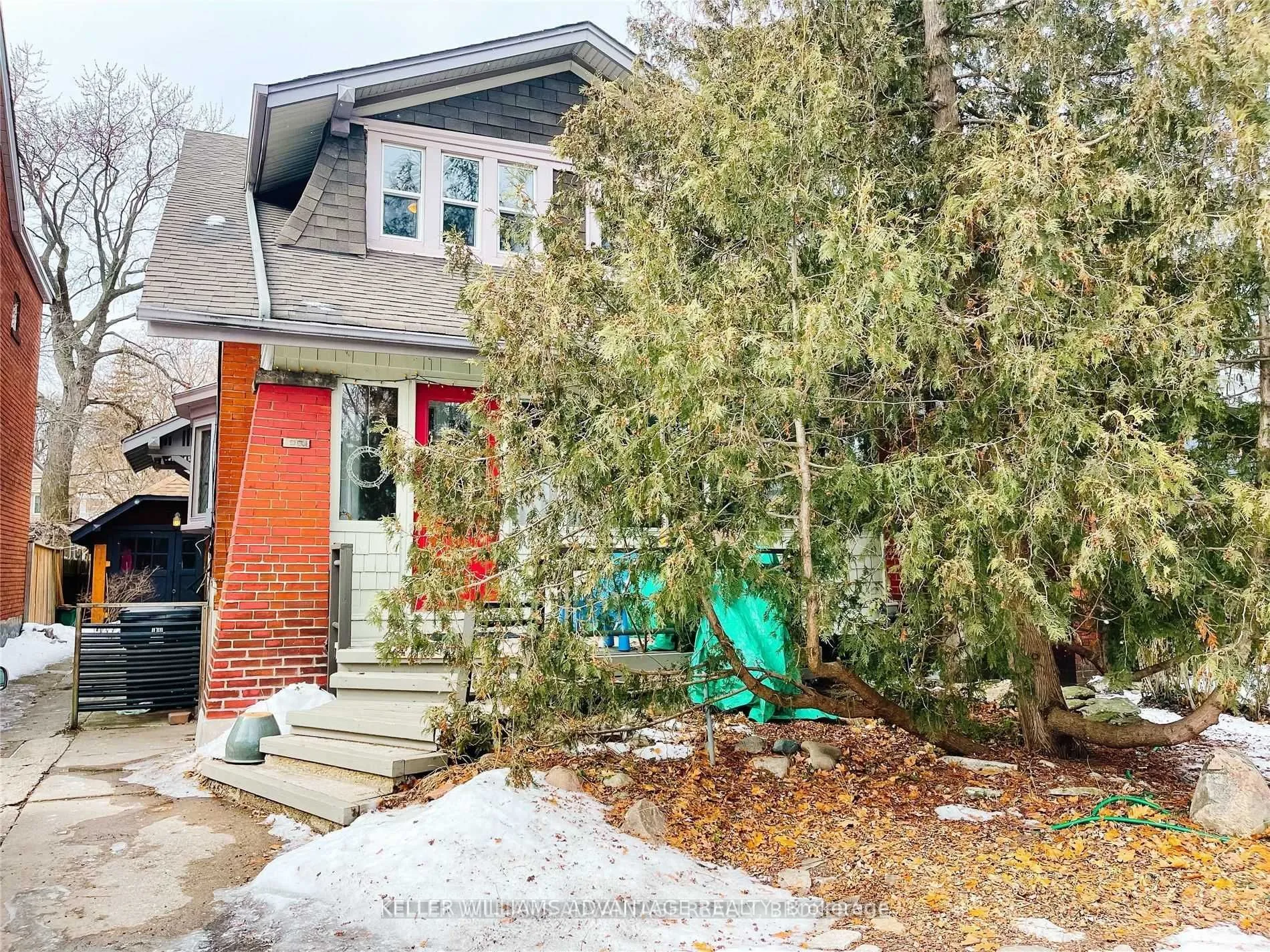 Detached Home For Lease | E13490608
