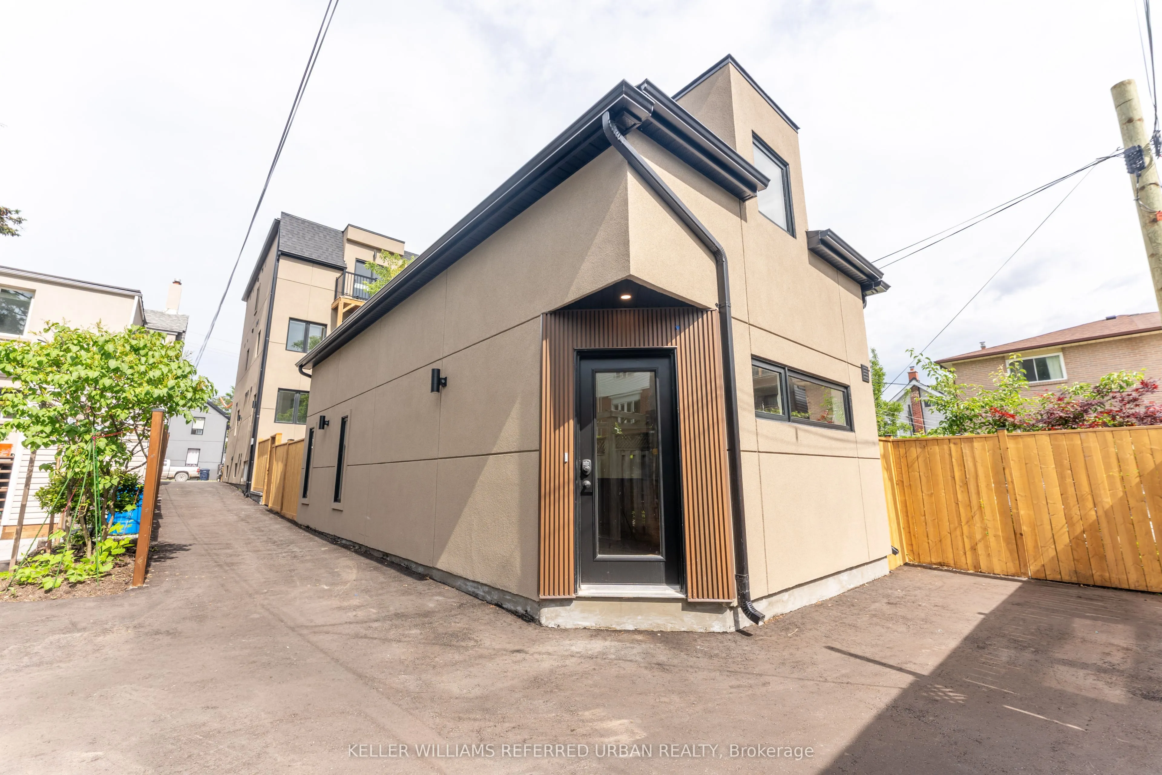 Detached Home For Lease | E13494694