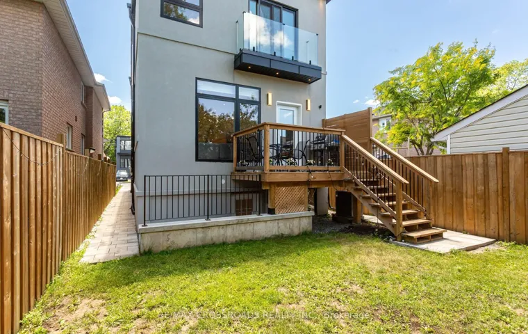 10 Hamstead Avenue 104330273, Toronto E03, ON M4C 2S4