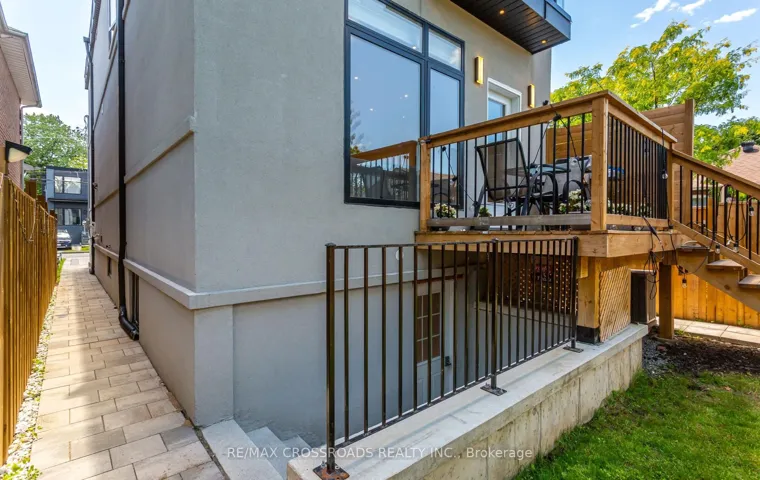10 Hamstead Avenue 104330273, Toronto E03, ON M4C 2S4
