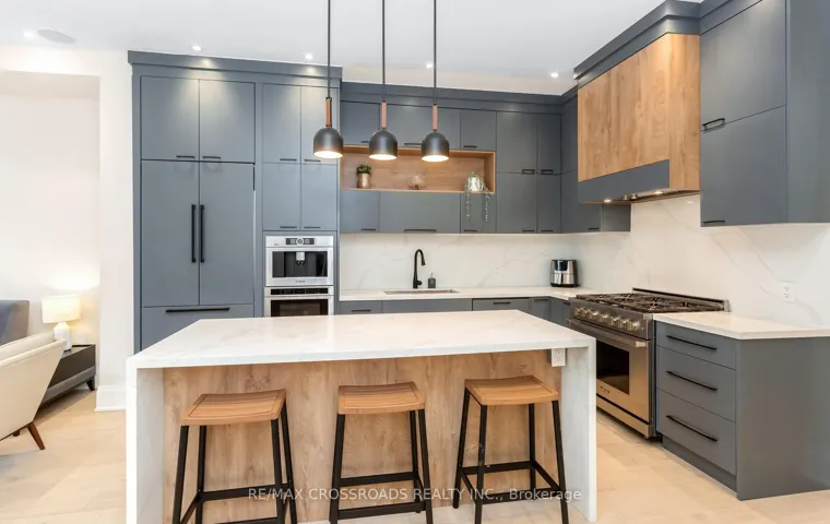 10 Hamstead Avenue 104330273, Toronto E03, ON M4C 2S4