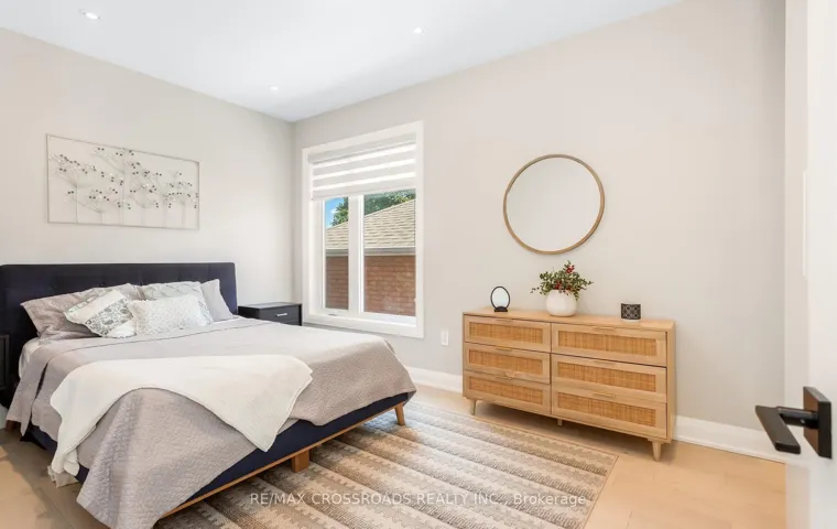 10 Hamstead Avenue 104330273, Toronto E03, ON M4C 2S4