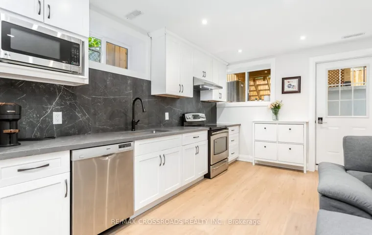 10 Hamstead Avenue 104330273, Toronto E03, ON M4C 2S4