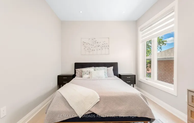 10 Hamstead Avenue 104330273, Toronto E03, ON M4C 2S4