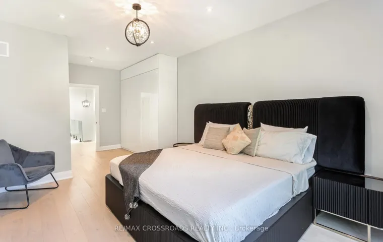 10 Hamstead Avenue 104330273, Toronto E03, ON M4C 2S4