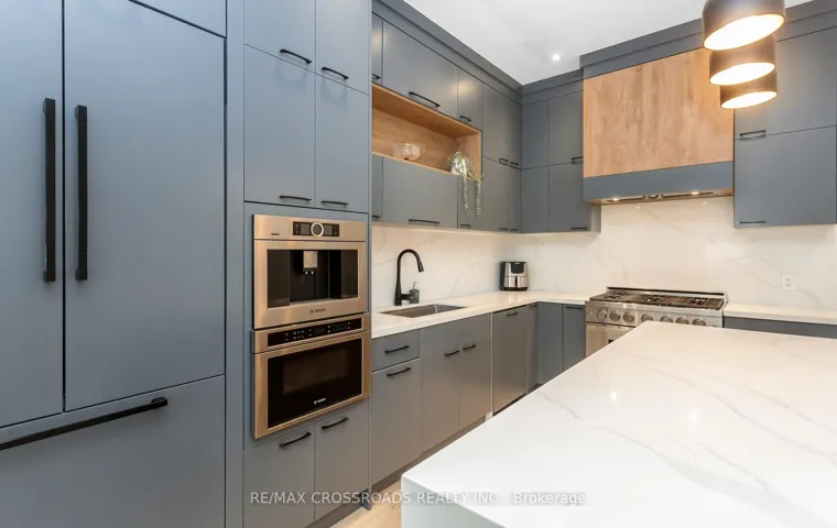 10 Hamstead Avenue 104330273, Toronto E03, ON M4C 2S4