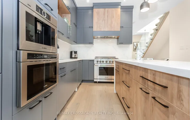 10 Hamstead Avenue 104330273, Toronto E03, ON M4C 2S4