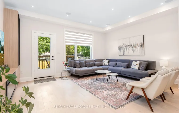 10 Hamstead Avenue 104330273, Toronto E03, ON M4C 2S4