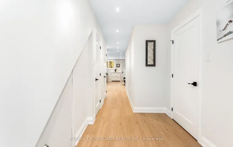 10 Hamstead Avenue 104330273, Toronto E03, ON M4C 2S4