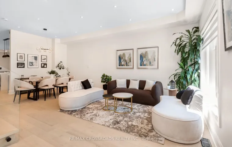 10 Hamstead Avenue 104330273, Toronto E03, ON M4C 2S4