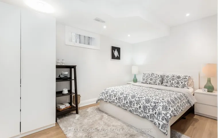 10 Hamstead Avenue 104330273, Toronto E03, ON M4C 2S4