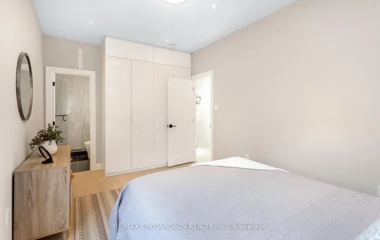 10 Hamstead Avenue 104330273, Toronto E03, ON M4C 2S4