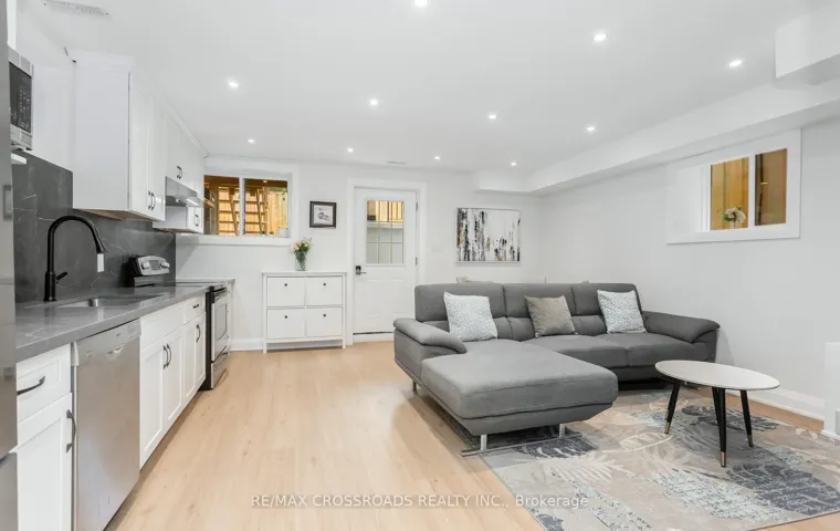 10 Hamstead Avenue 104330273, Toronto E03, ON M4C 2S4