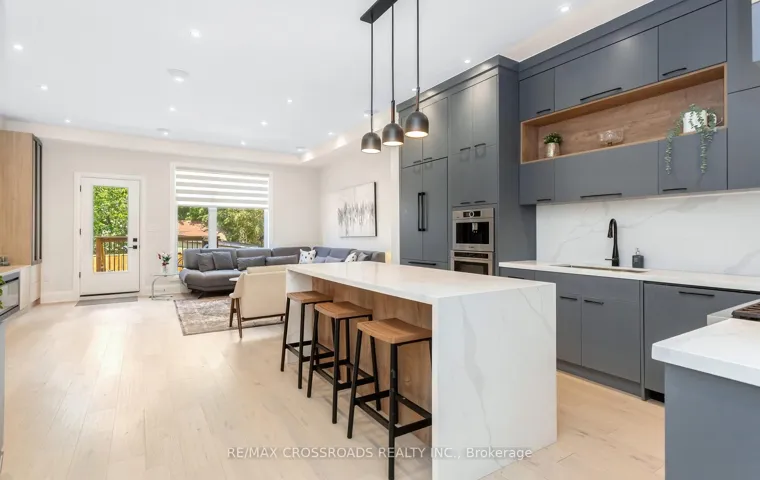 10 Hamstead Avenue 104330273, Toronto E03, ON M4C 2S4