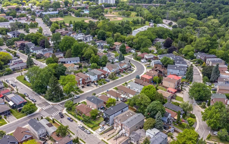 10 Hamstead Avenue 104330273, Toronto E03, ON M4C 2S4