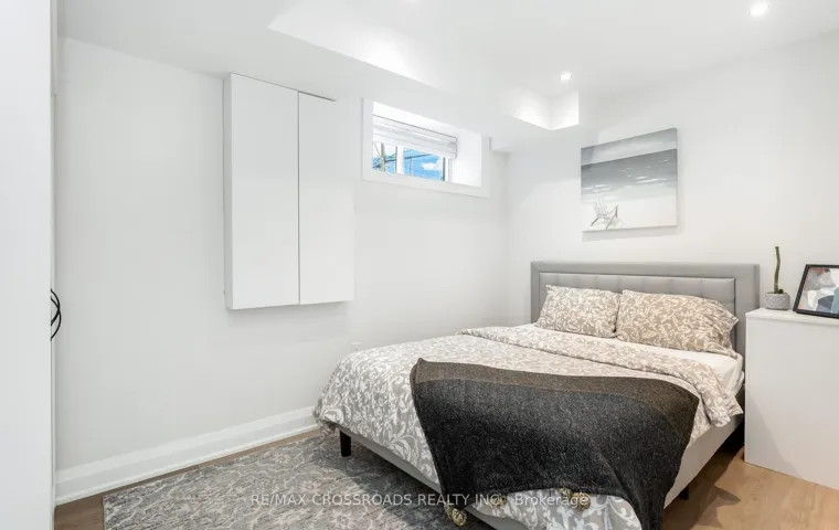 10 Hamstead Avenue 104330273, Toronto E03, ON M4C 2S4