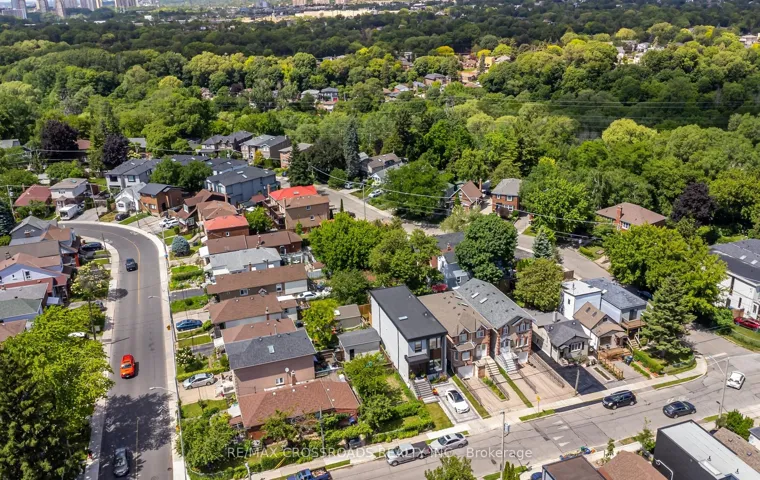 10 Hamstead Avenue 104330273, Toronto E03, ON M4C 2S4