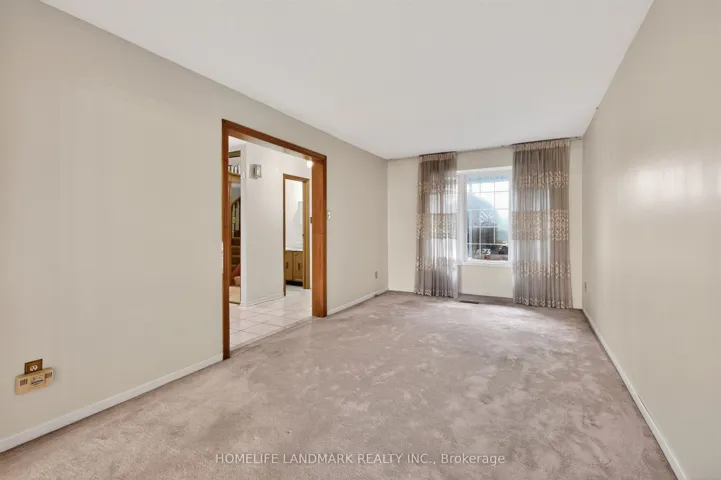 9 Montague Place, Toronto E05, ON M1W 3V5