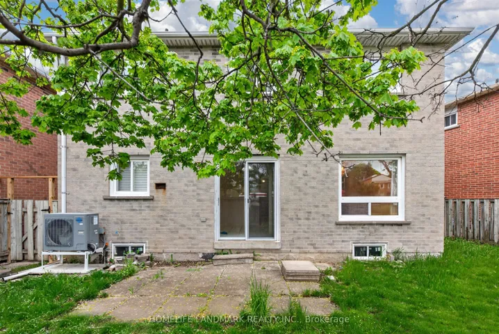 9 Montague Place, Toronto E05, ON M1W 3V5