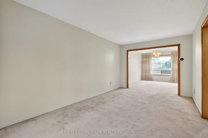 9 Montague Place, Toronto E05, ON M1W 3V5