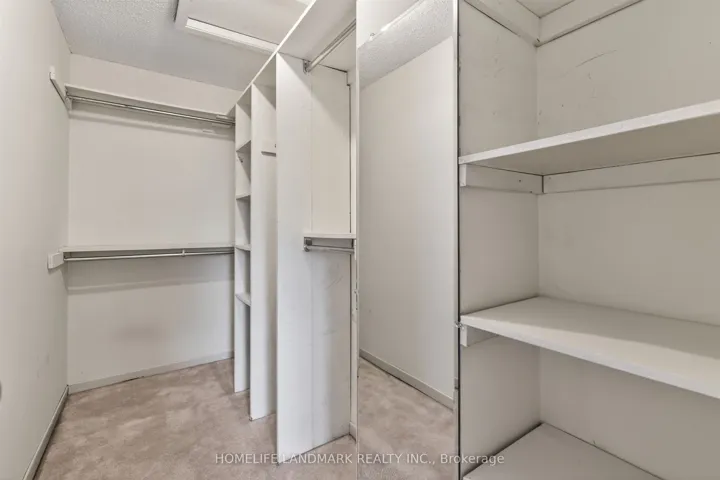 9 Montague Place, Toronto E05, ON M1W 3V5