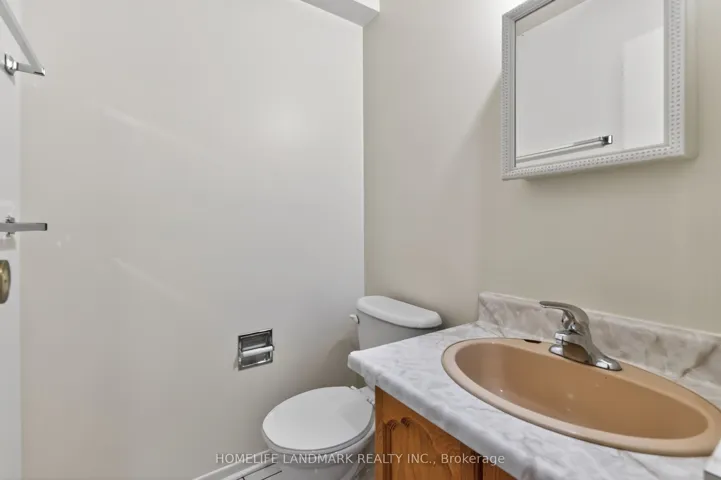 9 Montague Place, Toronto E05, ON M1W 3V5