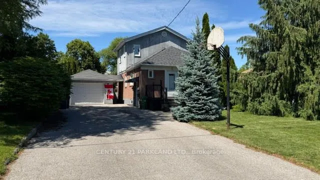 Detached Home For Lease | E13516266